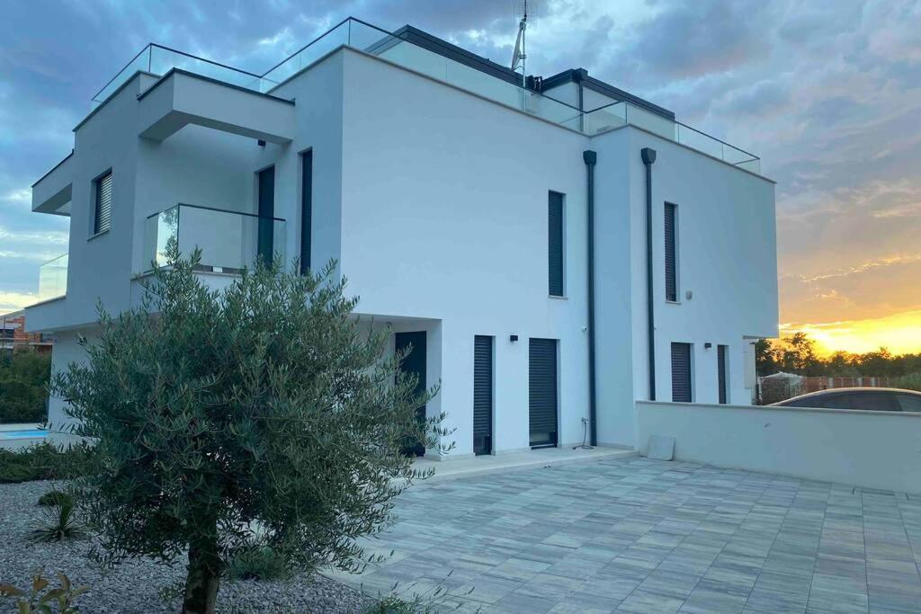 Villa Lujo Porec Funtana Bagian luar foto